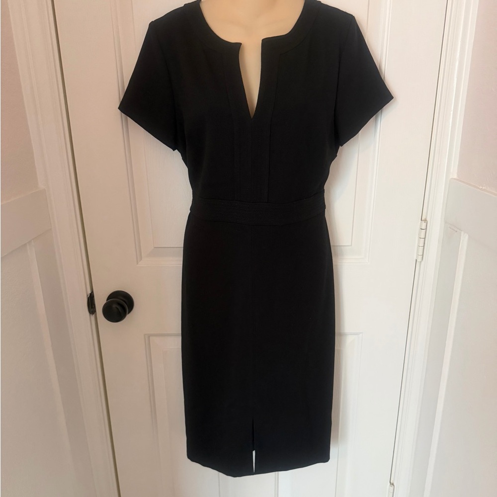 Ann Taylor black size 10 midi stress.  Great condition